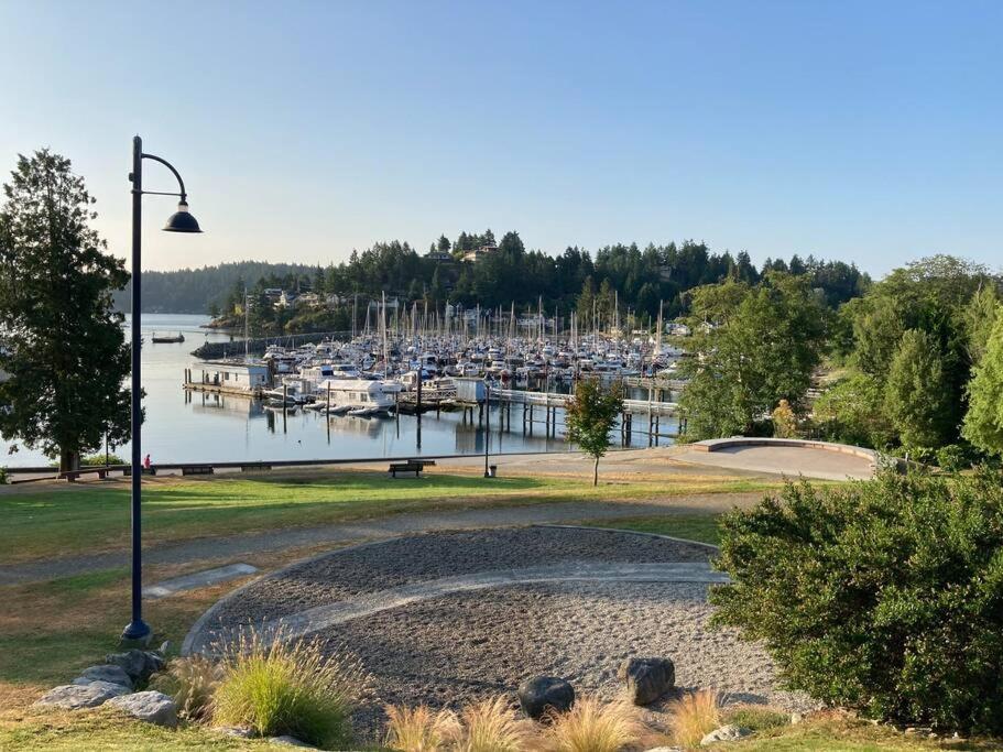 Iconic 3-Story Waterfront 'Marina House' W/ View Βίλα Gibsons Εξωτερικό φωτογραφία