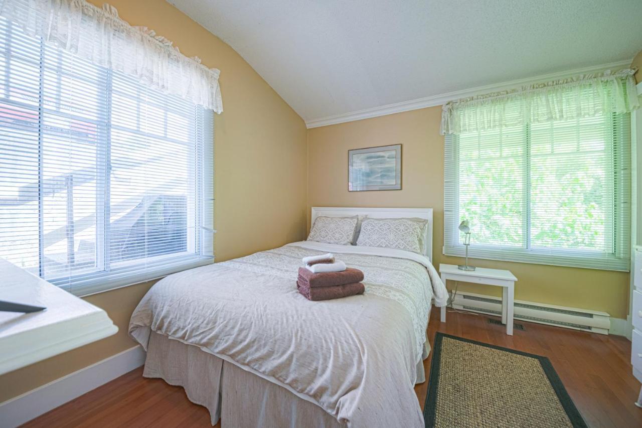 Iconic 3-Story Waterfront 'Marina House' W/ View Βίλα Gibsons Εξωτερικό φωτογραφία
